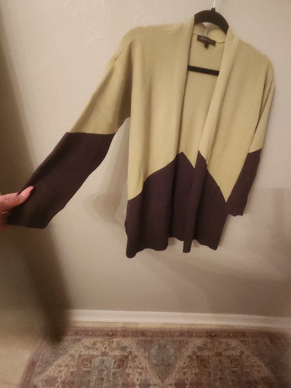 KATHY IRELAND ☘️ Sage Green 2ToNe geometric Cardigan